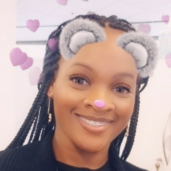 Meet your Posher, Jeanna - Picture 2 of 3